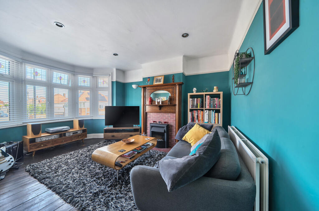 1318774-3-686d103...