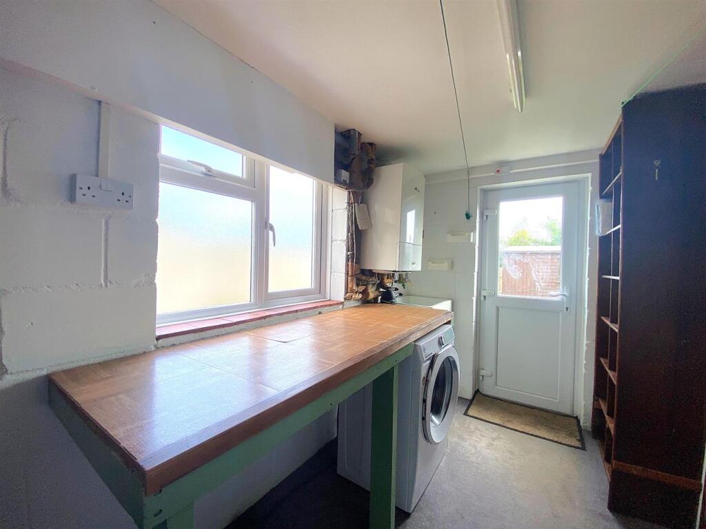 6 Blackfields Ave - Utility.jpg