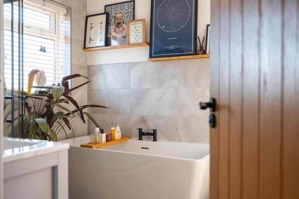 5 Axholme Close-80.jpg