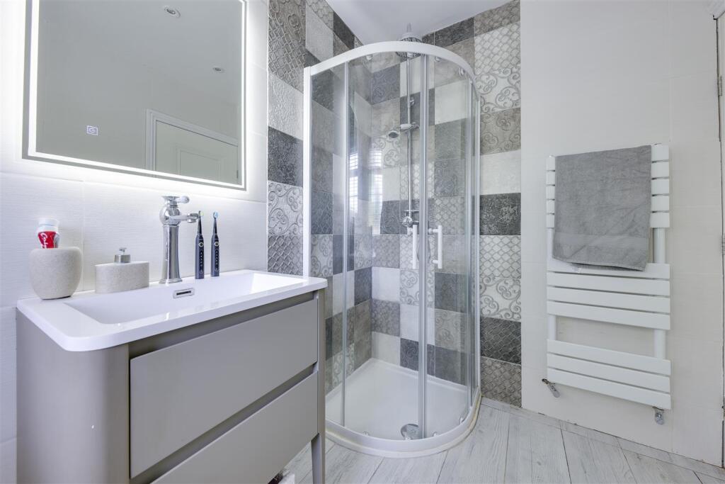 En suite 4 alt.JPG