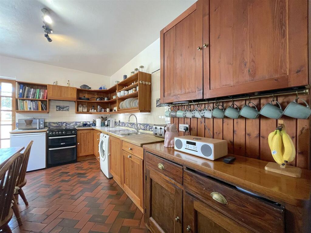 Kitchen:Dining Room (1).jpeg