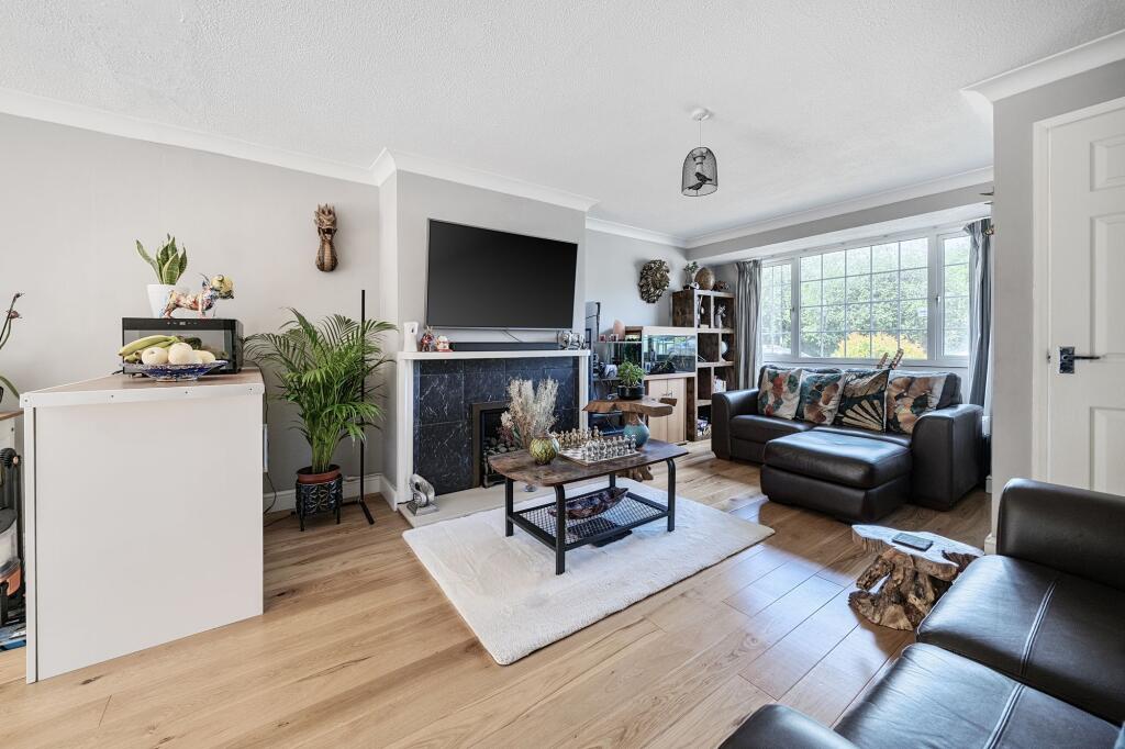 Living Room / Dining Room