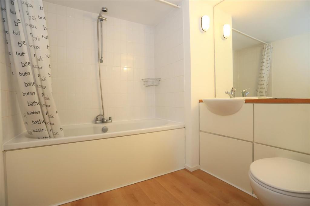 Bathroom.JPG