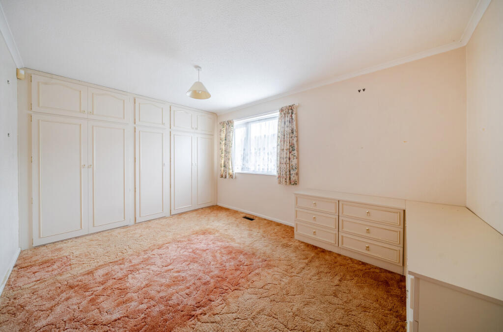 1370550-16-68f8e7...