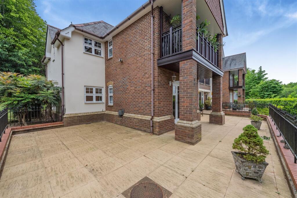 8648229-exterior02.jpg