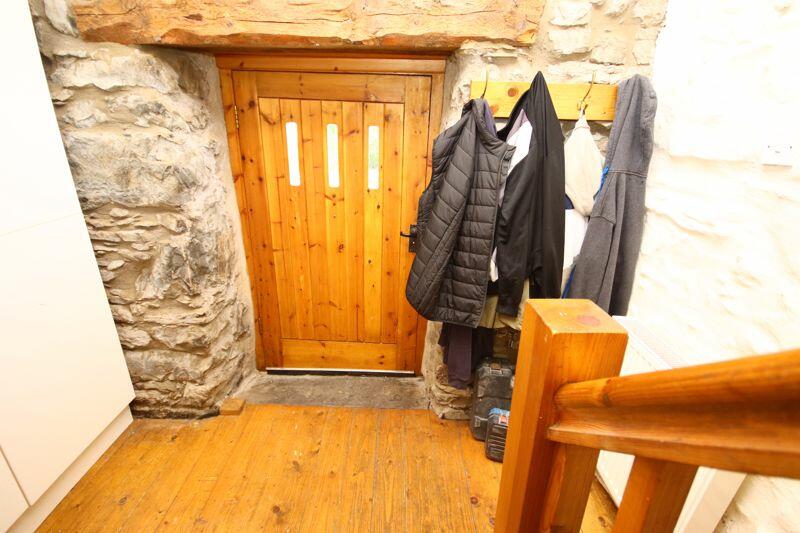 Photo 33