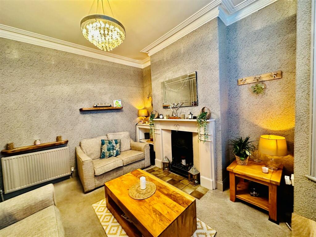 lounge 3.jpg
