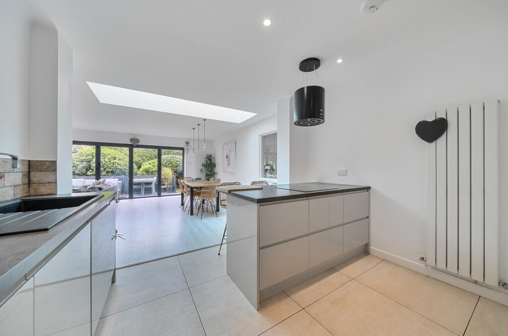 1300181-5-6841d8a...