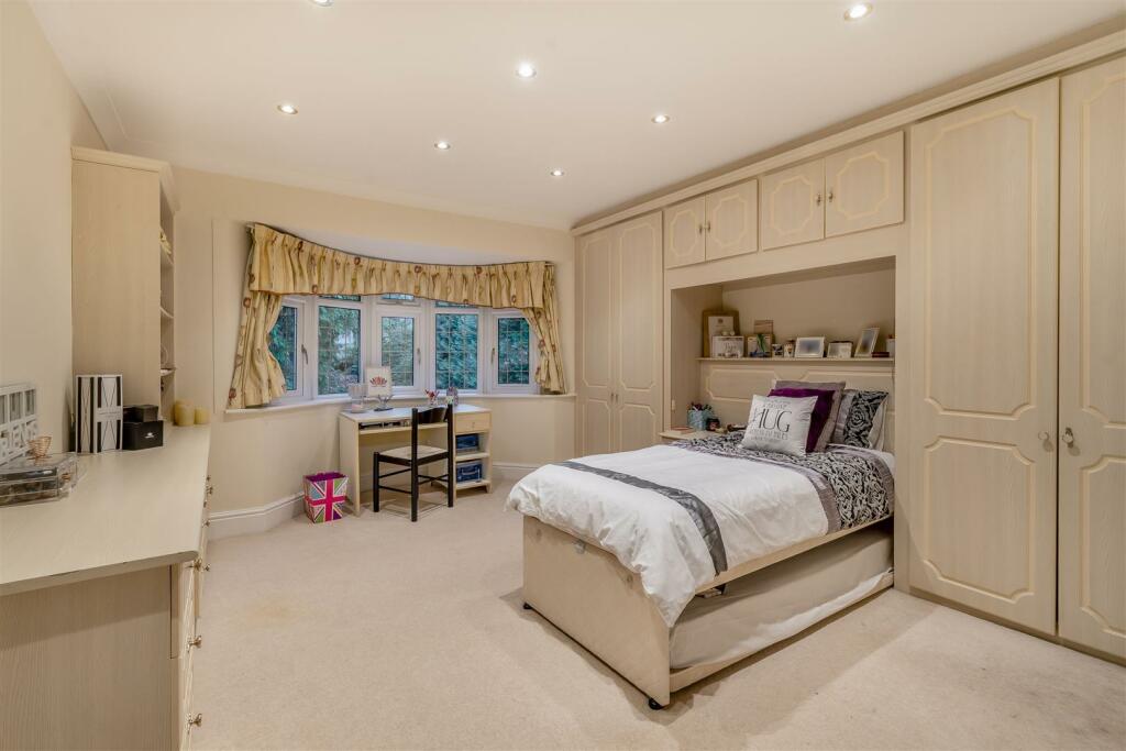 8528405-interior36.jpg