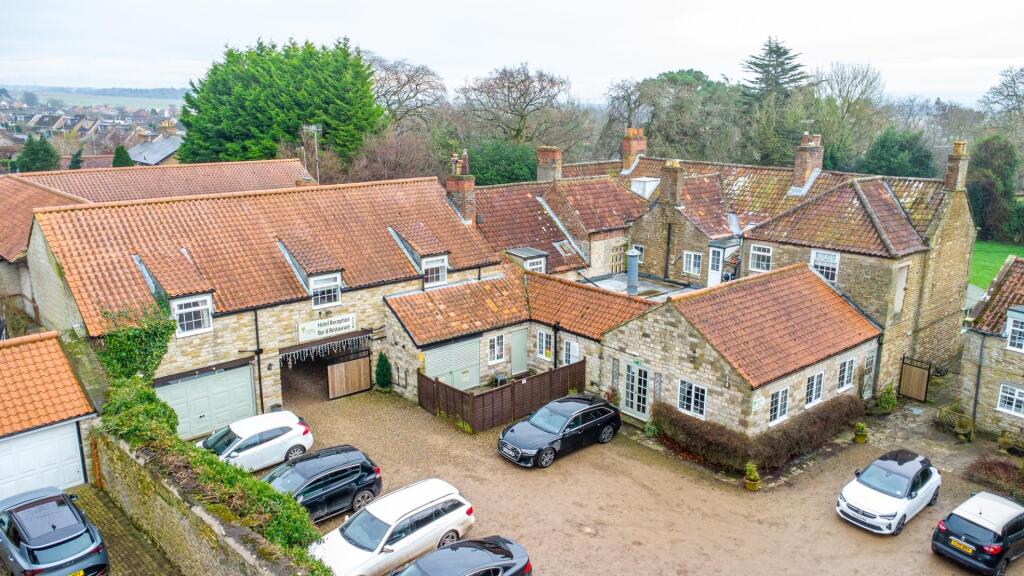 24235 East Ayton Lodge Hotel-064.jpg