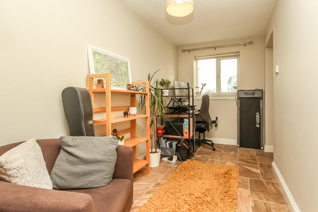 Bedroom/Office