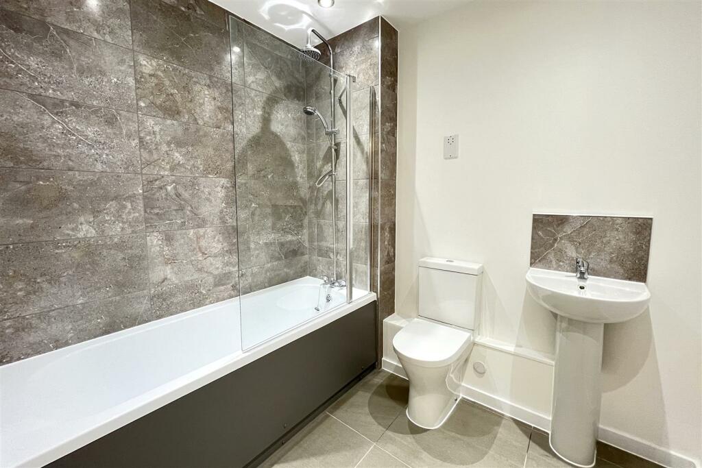 Bathroom.JPG