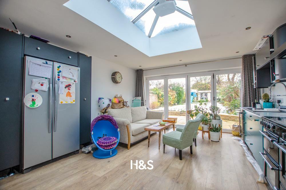 69 lodge road kitchen.jpg