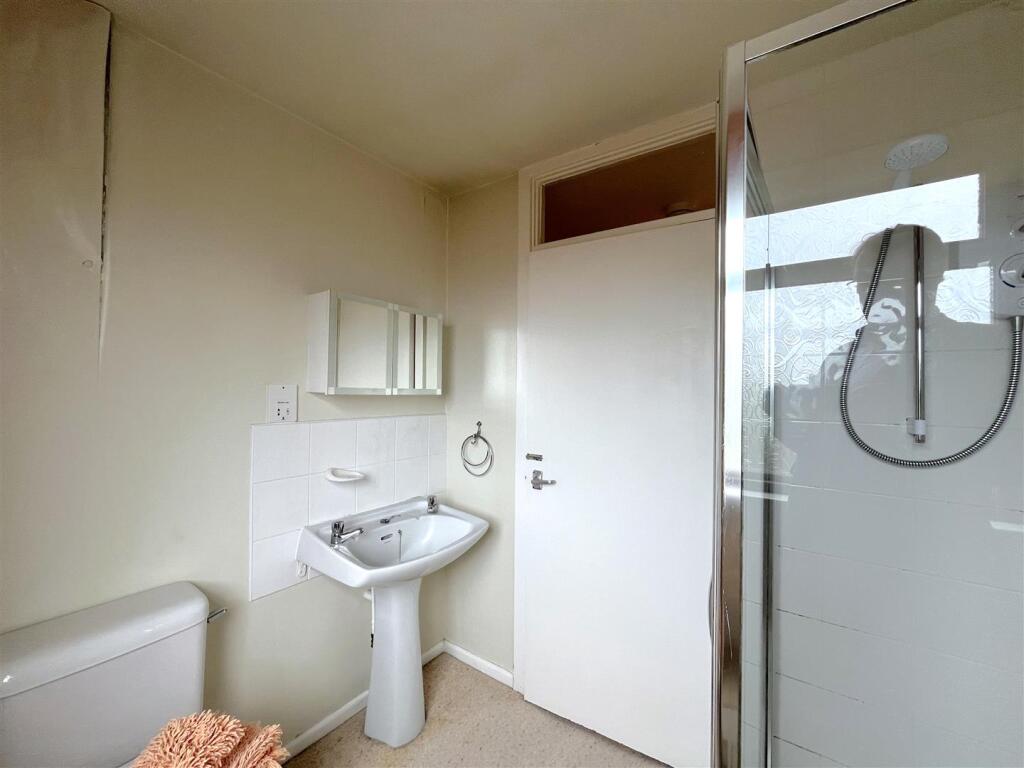 IMG_8783 new shower room.JPG