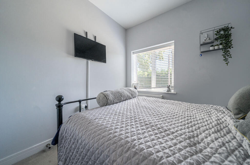 1323822-5-686fbed...