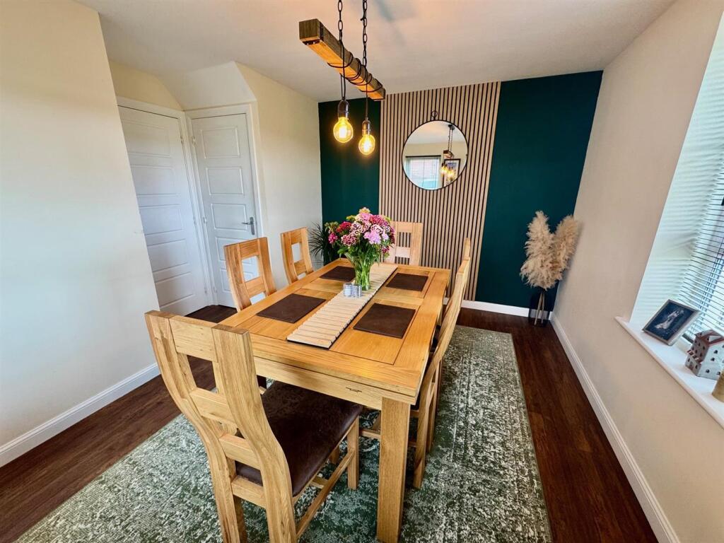 dining room 2.jpg
