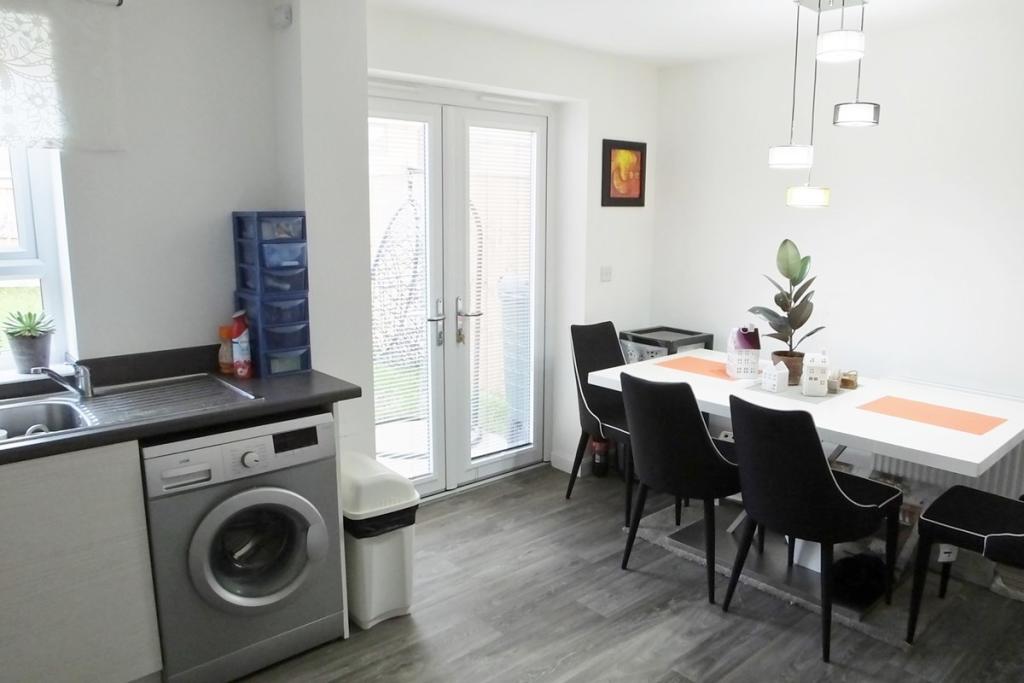 kitchen/dining room