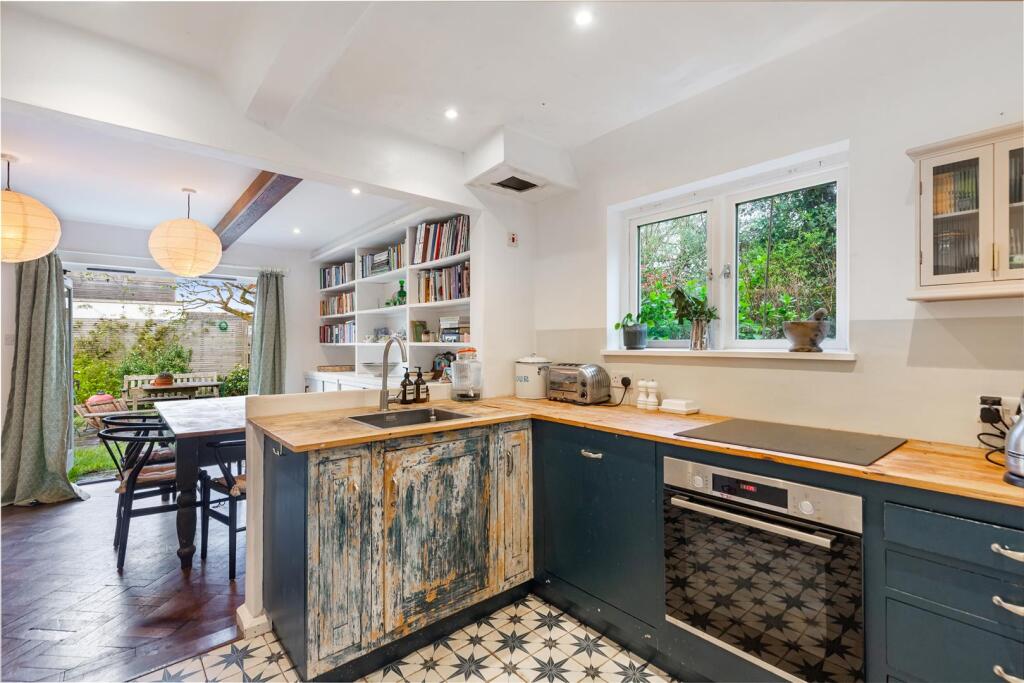 A11 - Cott Lane, Dartington, Deepdene - 240416.jpg