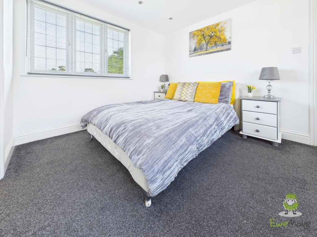 CAM01543G0-PR0132-STILL079