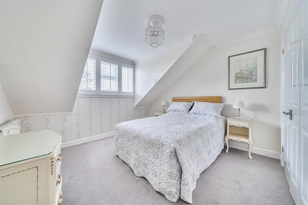 1371604-8-68f7acac7a5f0-ARW .jpg