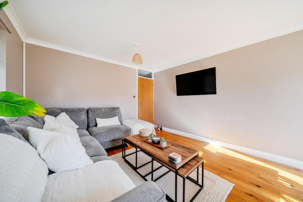 Lounge corner.jpg