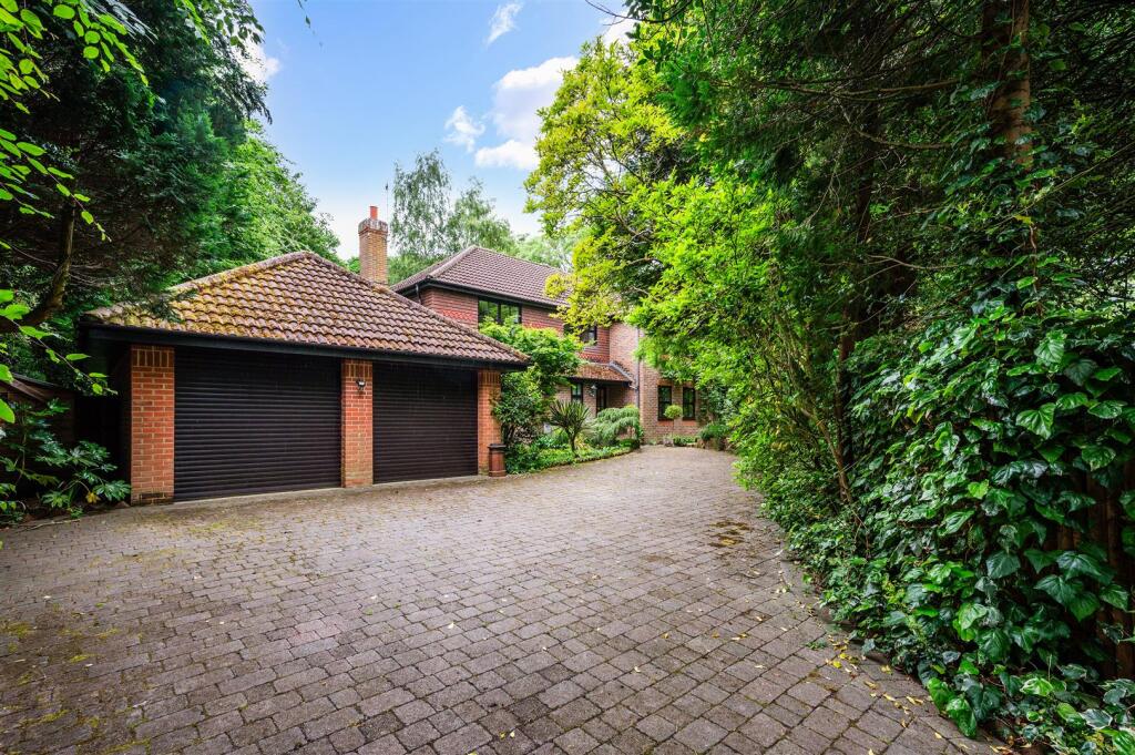 DONNA NOOK EXTERNALS- (2).jpg