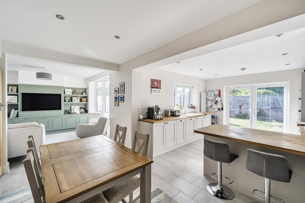 1335612186895c41e3544b