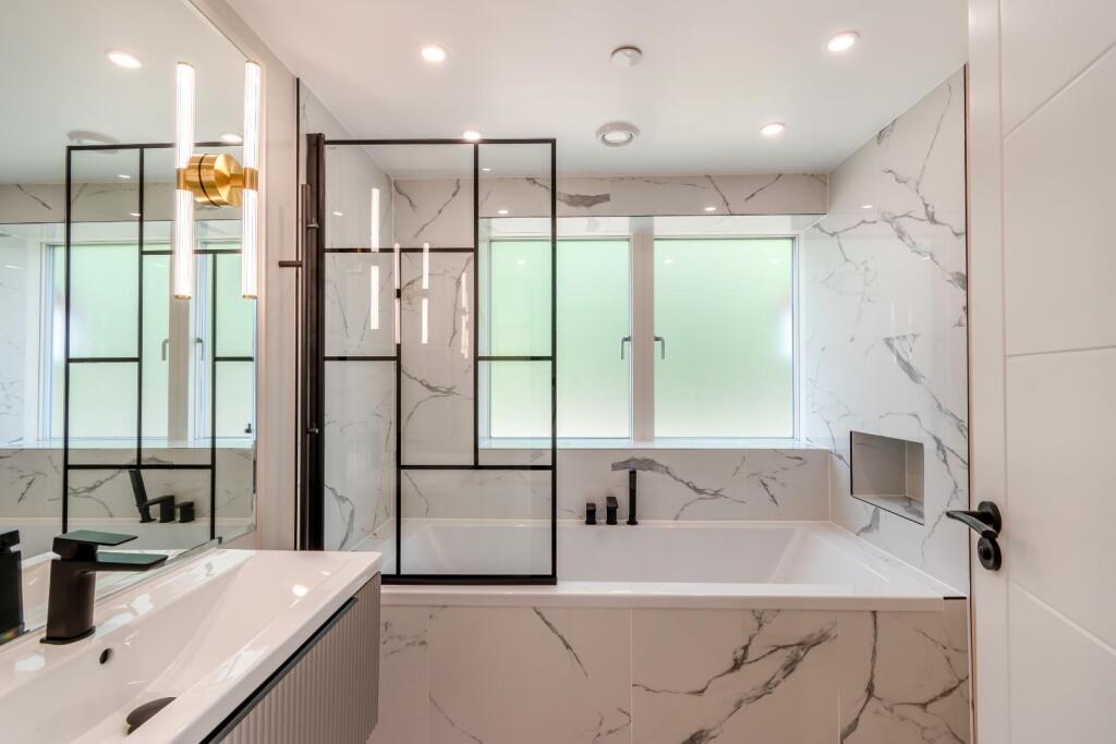 8646030-interior42.jpg