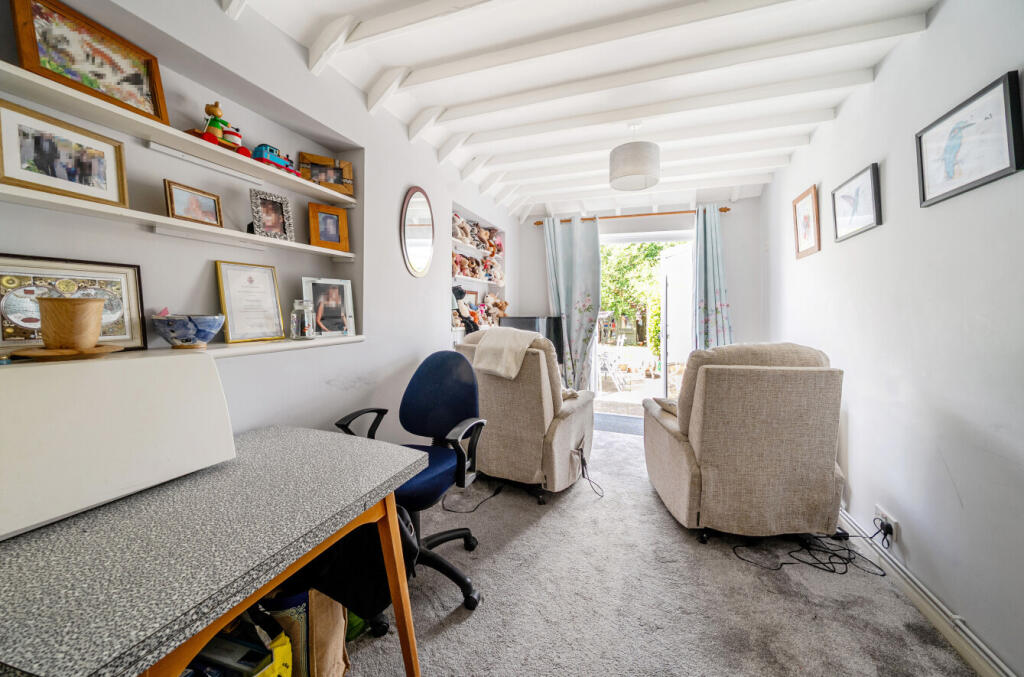 1301913-8-683db10...