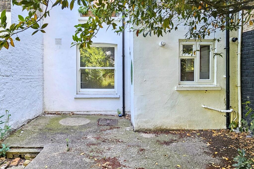 11a Stanlake Villas, London W12 7EX