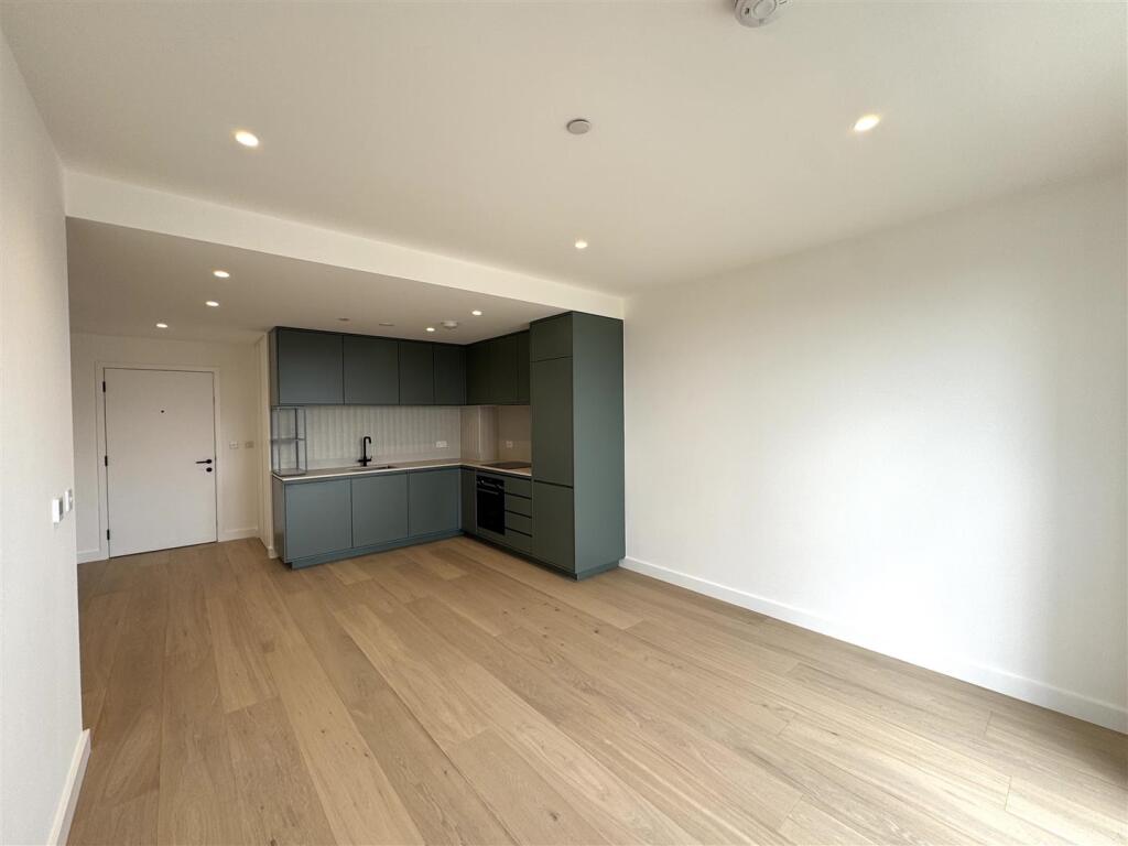Living Area pic 5.jpeg