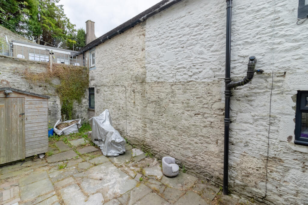 Shared Courtyard Garden