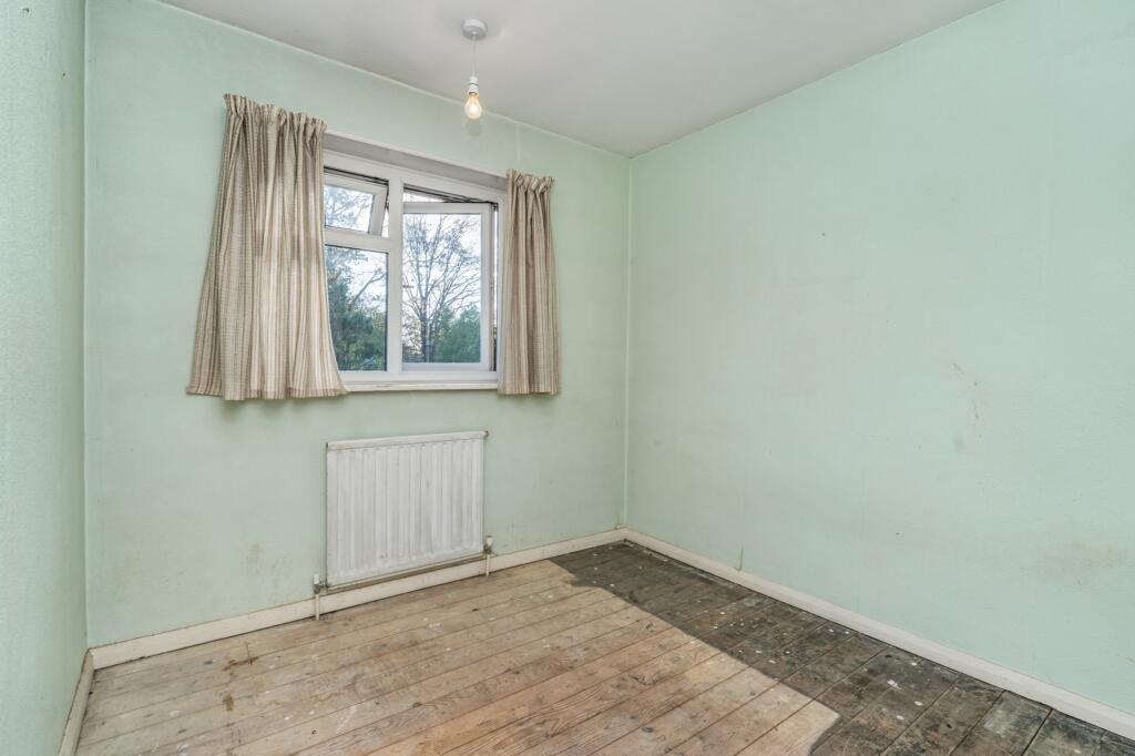 5 West Road, Farnborough, Hampshire, GU14 8EZ