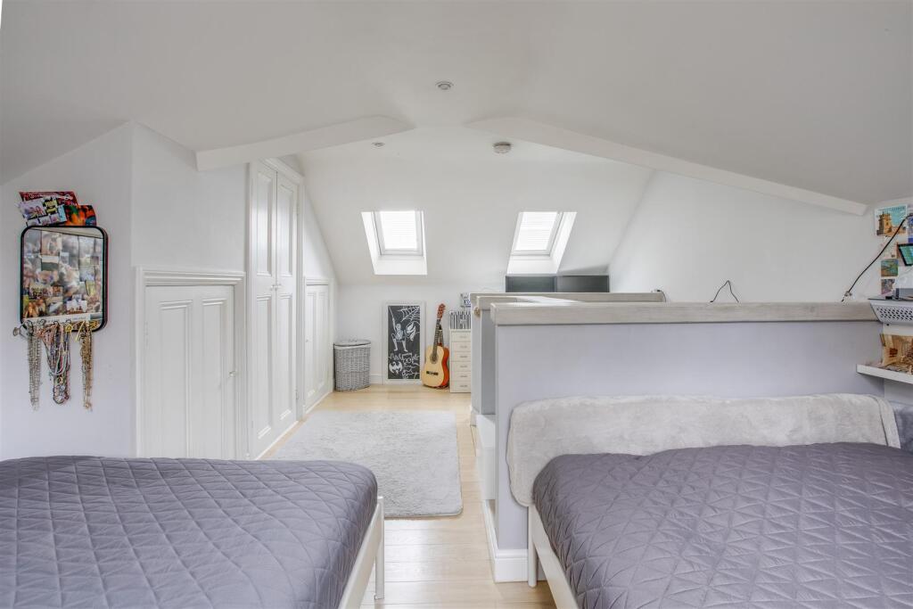 85 Totteridge Road, HP13 6EY-5.jpg