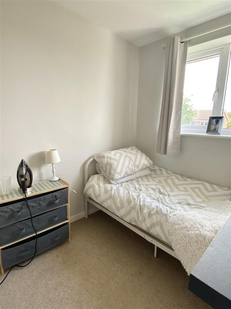 4 Walsham Close-6.jpg