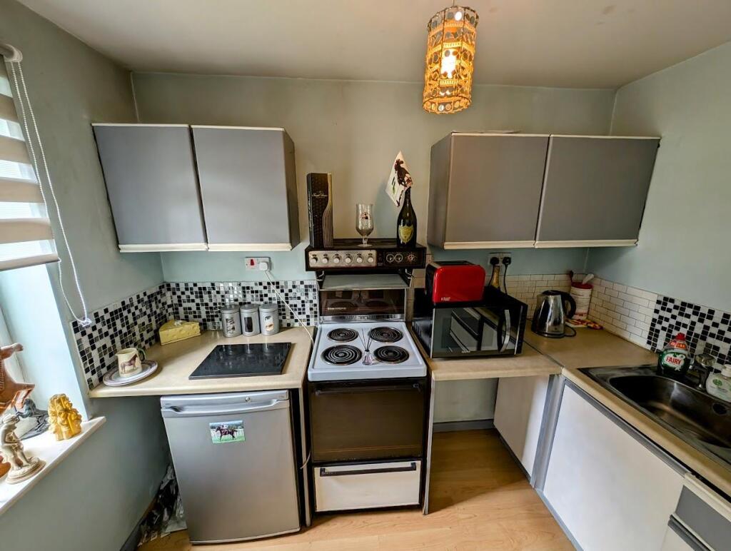 59 Home Orchard kitchen 1.jpg