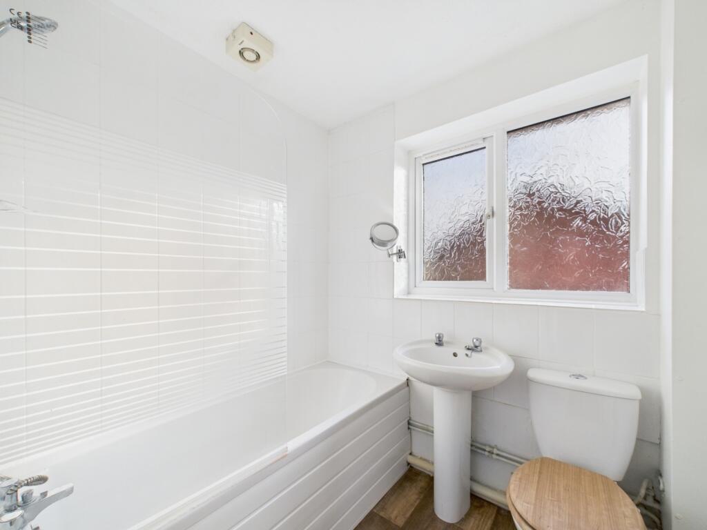 CAM01740G0-PR0350-STILL011