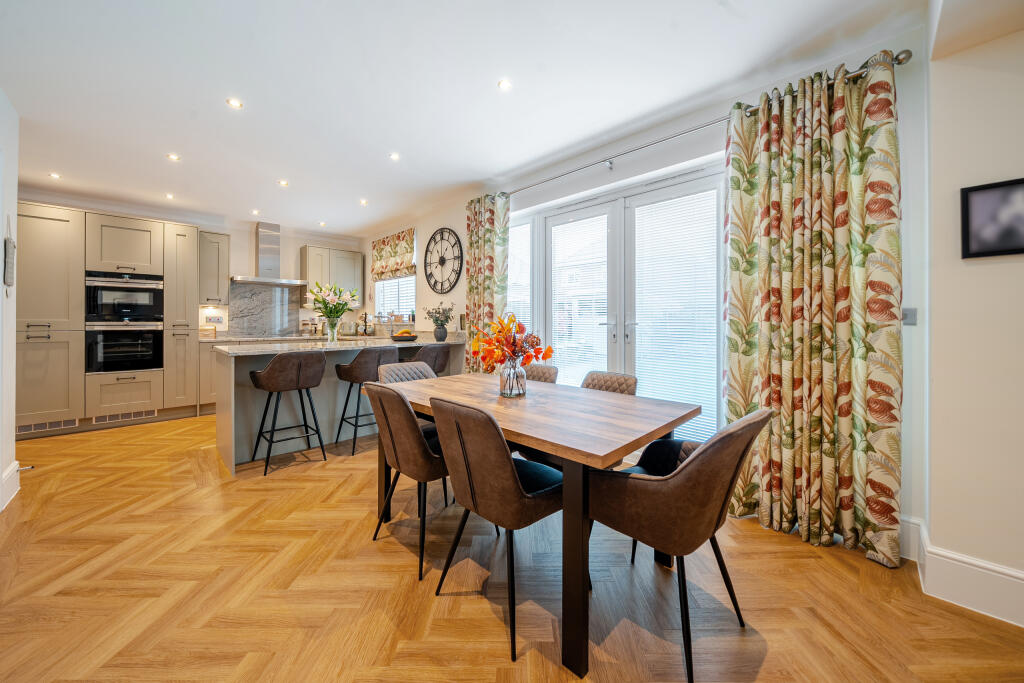 1375008-10-690899c428675