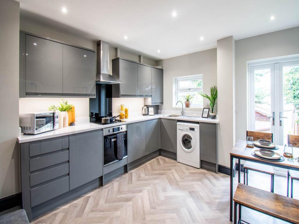 24 Grovehall Drive K