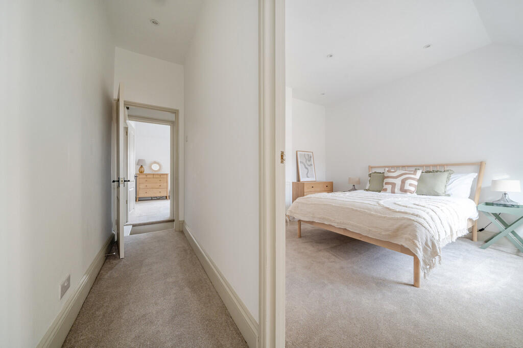 1331077-16-6883aa...