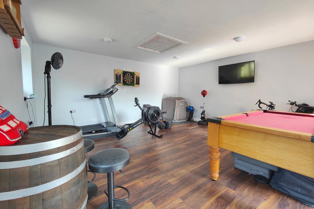 Detached Garage