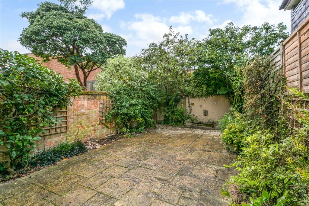 Courtyard Garden