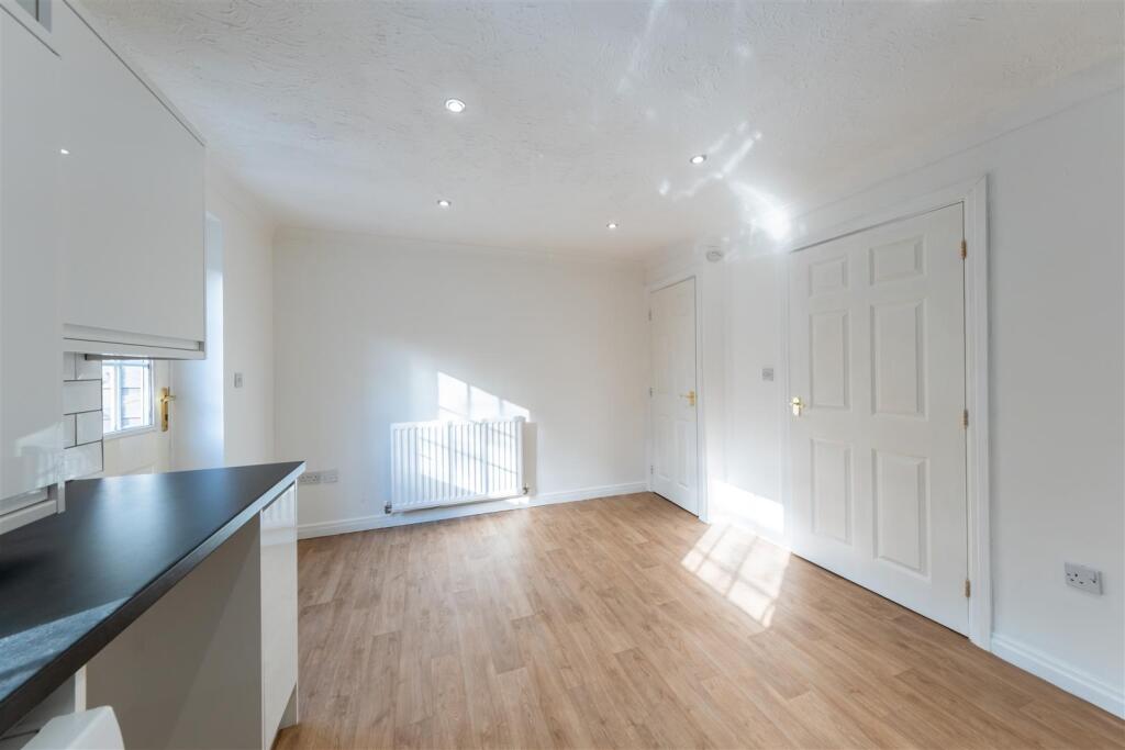 20 Chadwicke Close-025.jpg