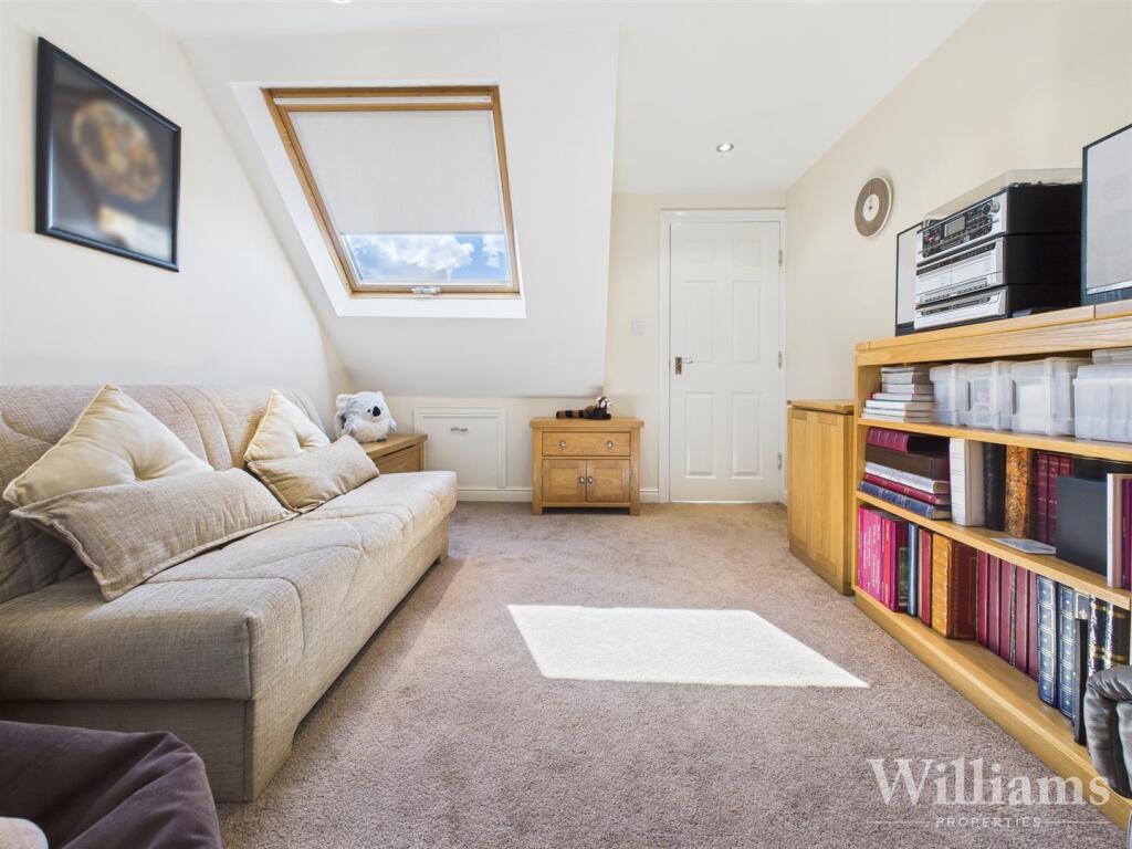 CAM04950G0-PR0124-STILL039 - Copy.jpg