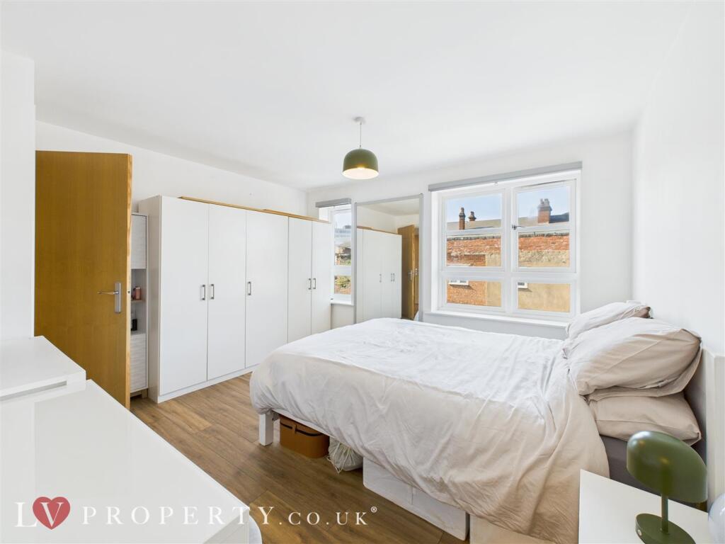 CAM05016G0-PR0062-ST