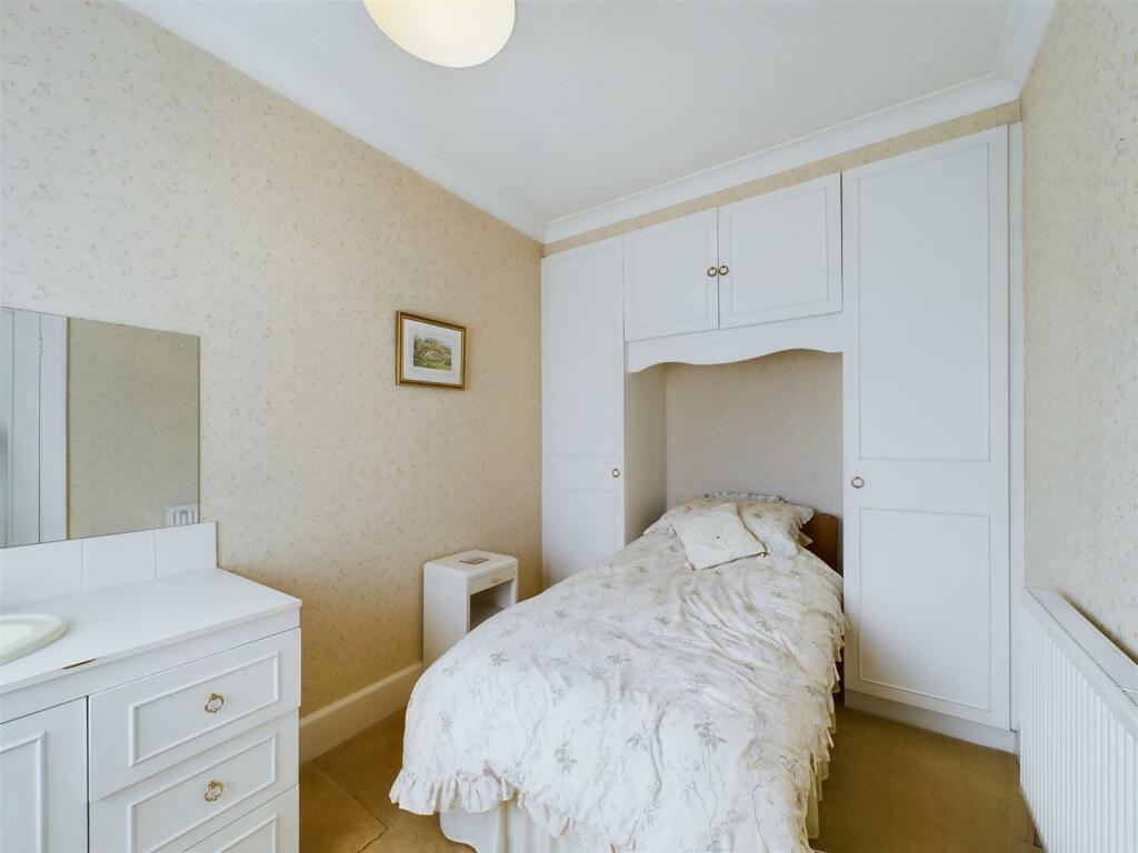 Bedroom: