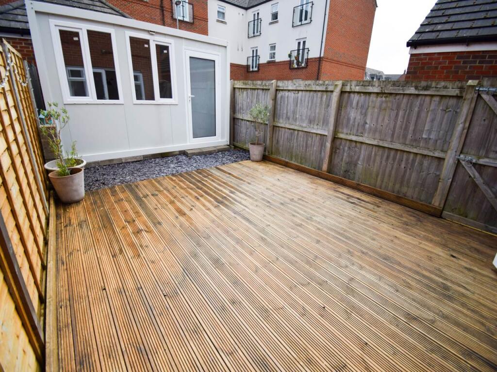 Courtyard to rear