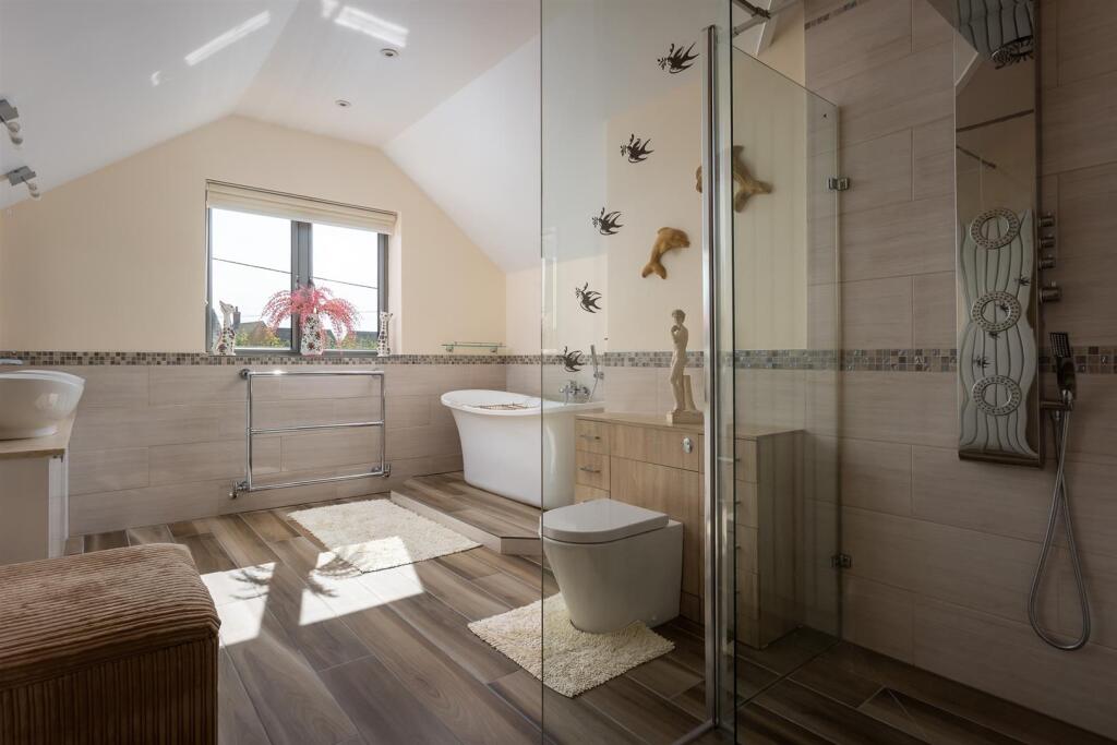 50 - The Bee Garden - GL7 5JF - Web.jpg