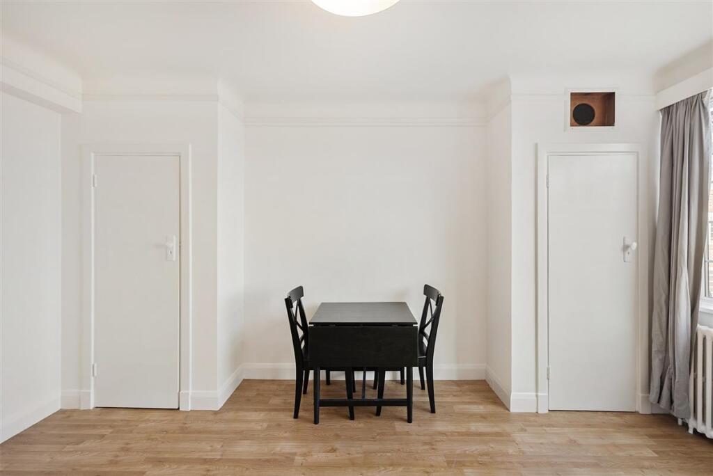 Studio Room