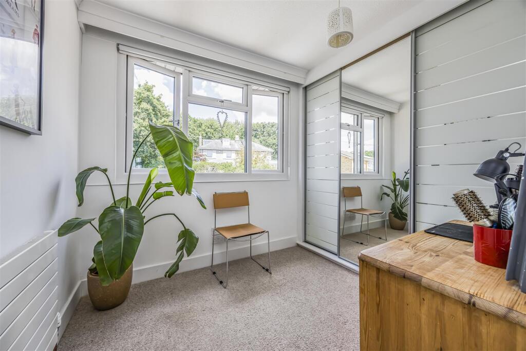 29 Wraysbury Park Drive, Emsworth-PorticoMarketing